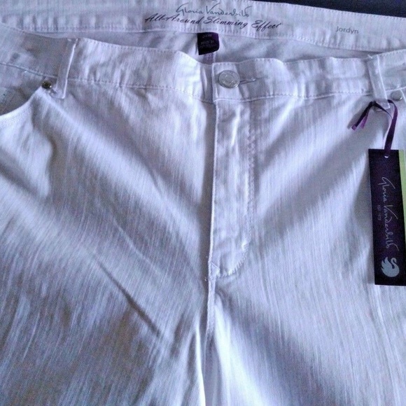NWT Gloria Vanderbilt JORDYN Capris 24W stretch white embroidered pockets 24W - Picture 3 of 8